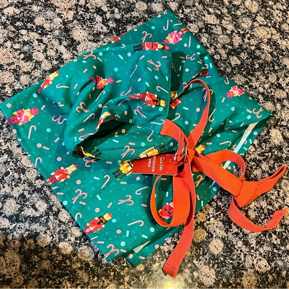 Sur La Table NWT Christmas Nutcracker Apron